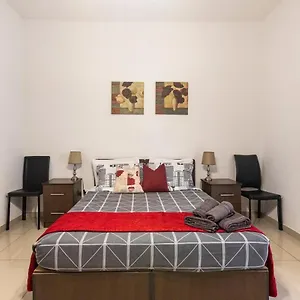 Superbly Located Cosy 2-bedroom , La Valette Malte